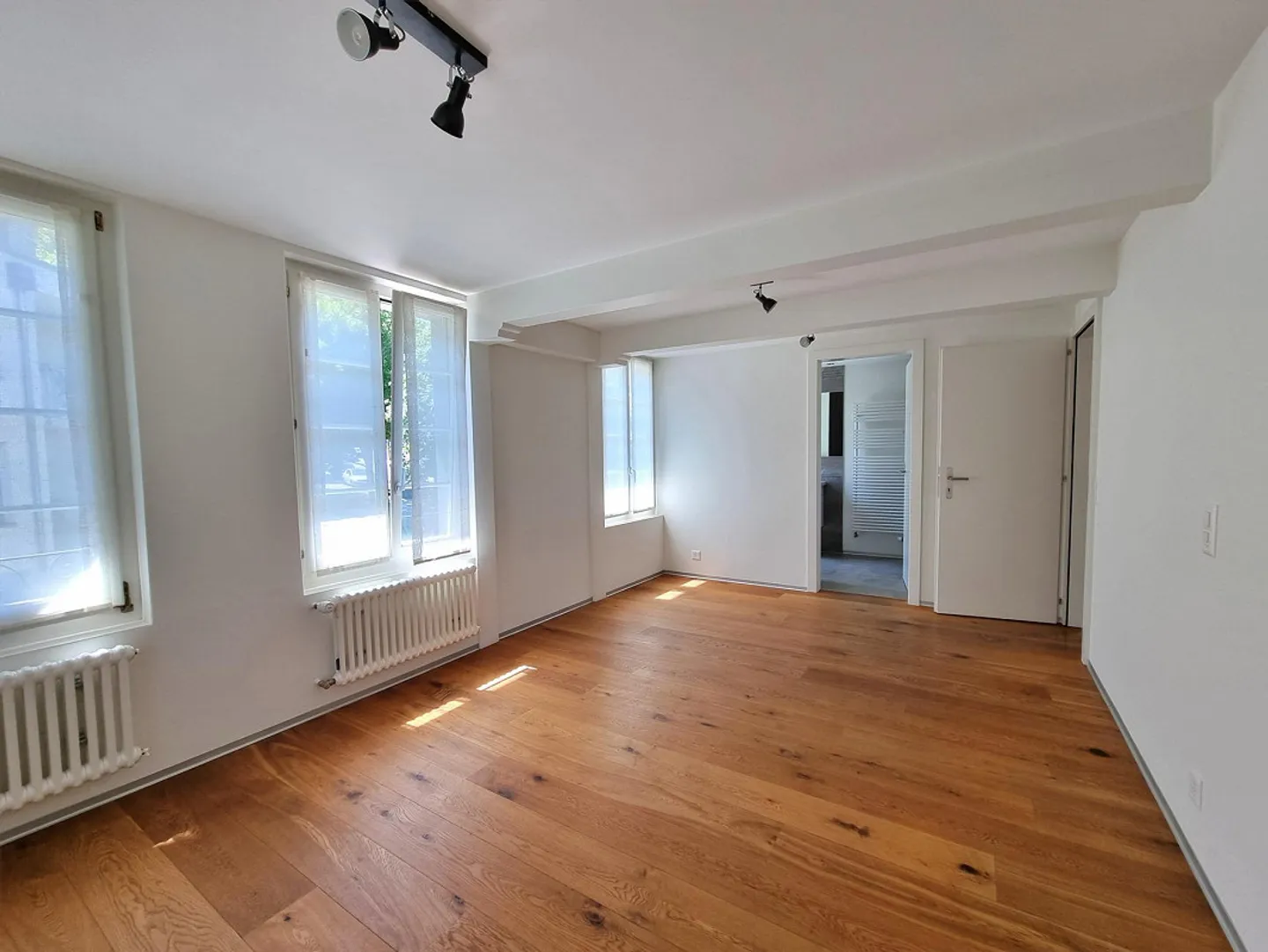 Stilvolle Duplex-Wohnung an zentraler Lage in Ittigen - Foto 4 von 17