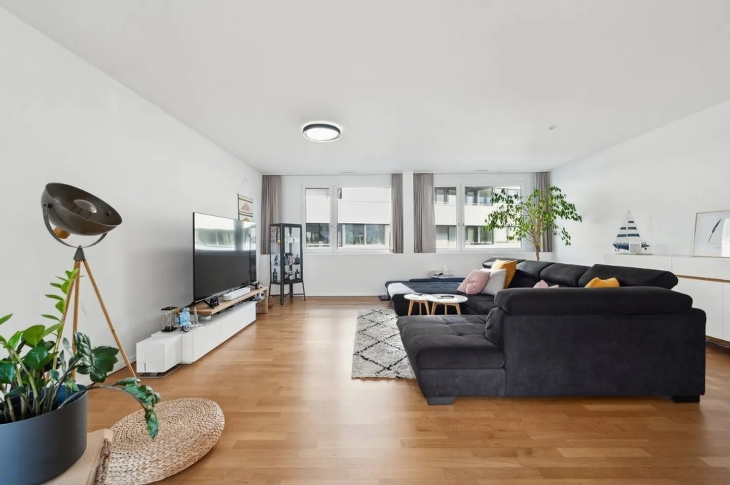Modern 3.5-Room Apartment in Aarau - Photo 2 of 8