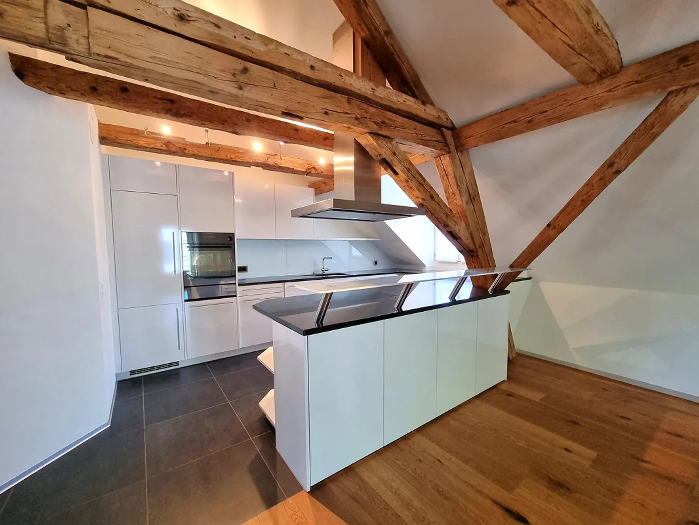 Stilvolle Duplex-Wohnung an zentraler Lage in Ittigen - Foto 12 von 17