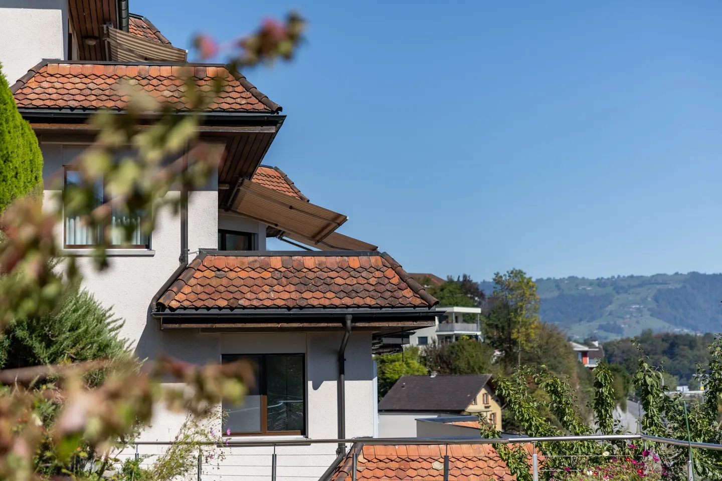 Vie exclusive avec vue imprenable sur la montagne et le lac - Photo 1 sur 23