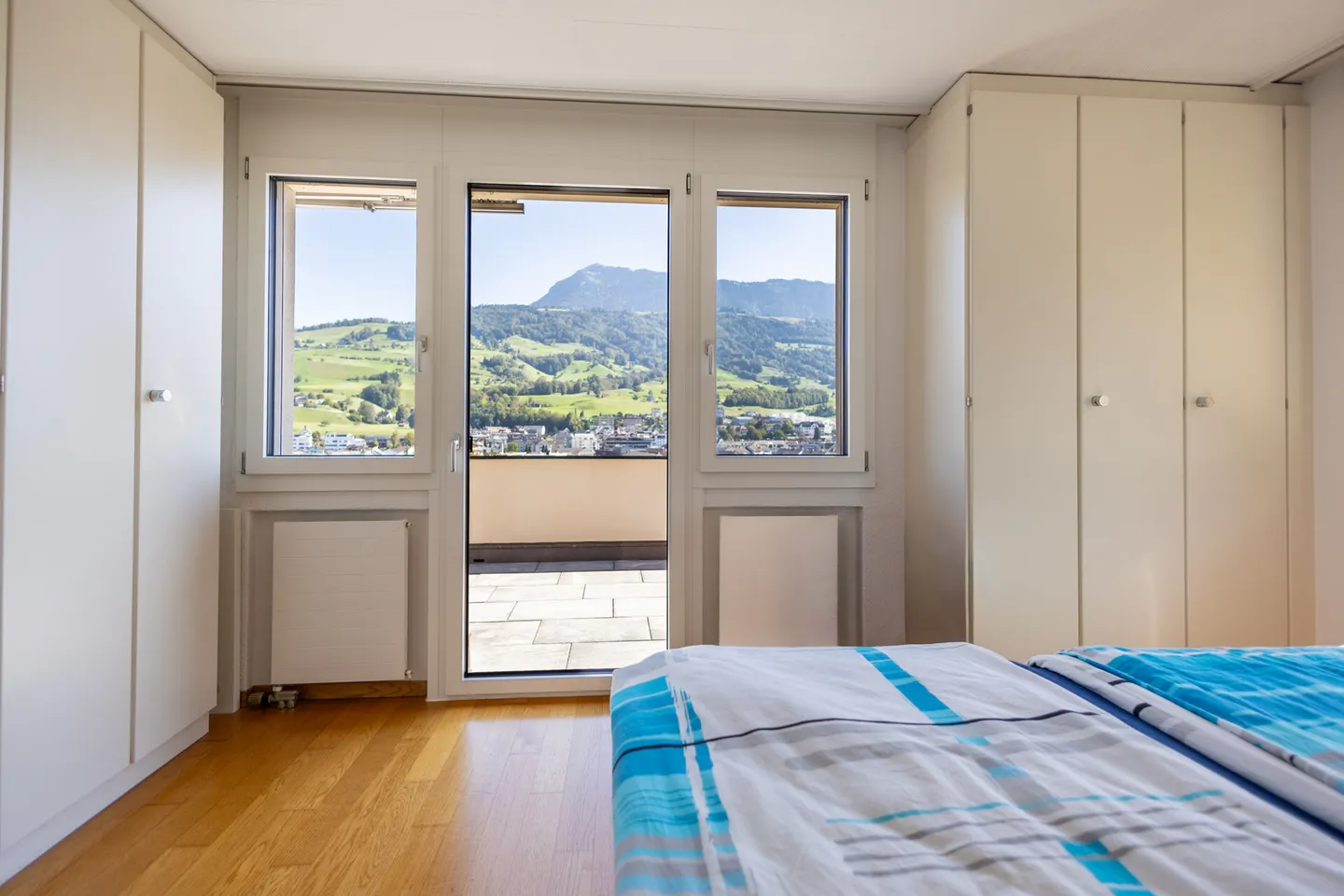 Vie exclusive avec vue imprenable sur la montagne et le lac - Photo 7 sur 23