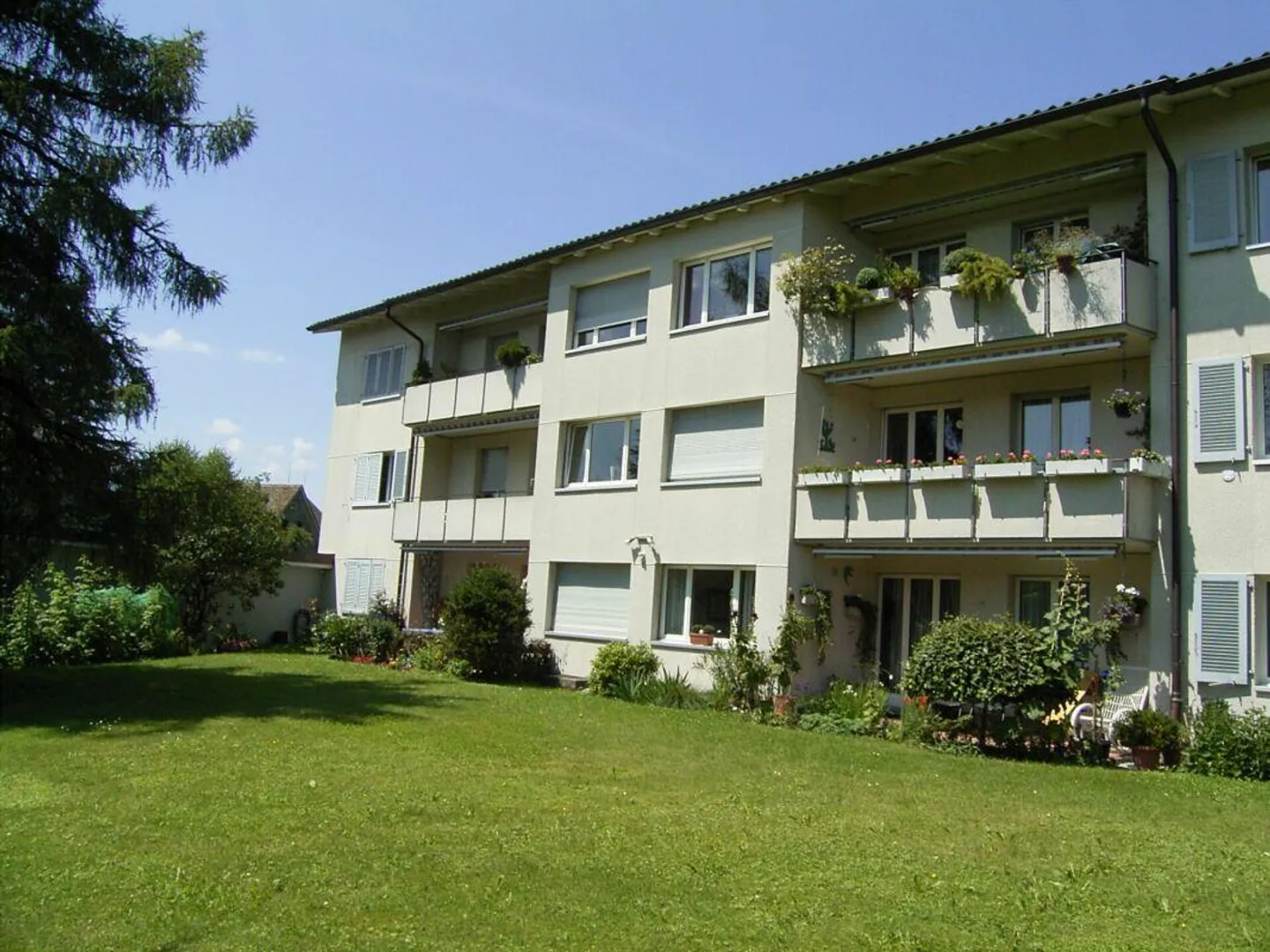 Cozy 3.5-room apartment in Feldmeilen - Photo 1 of 8