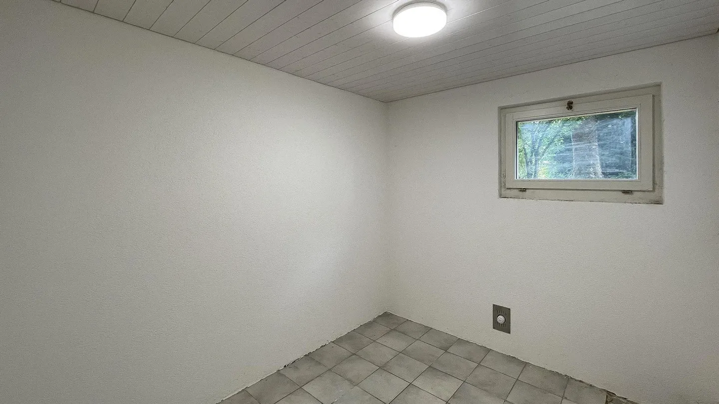 Espace polyvalent utilisable (Commercial/Atelier/Stockage/Bureau) d'environ 100 m² - Photo 6 sur 10