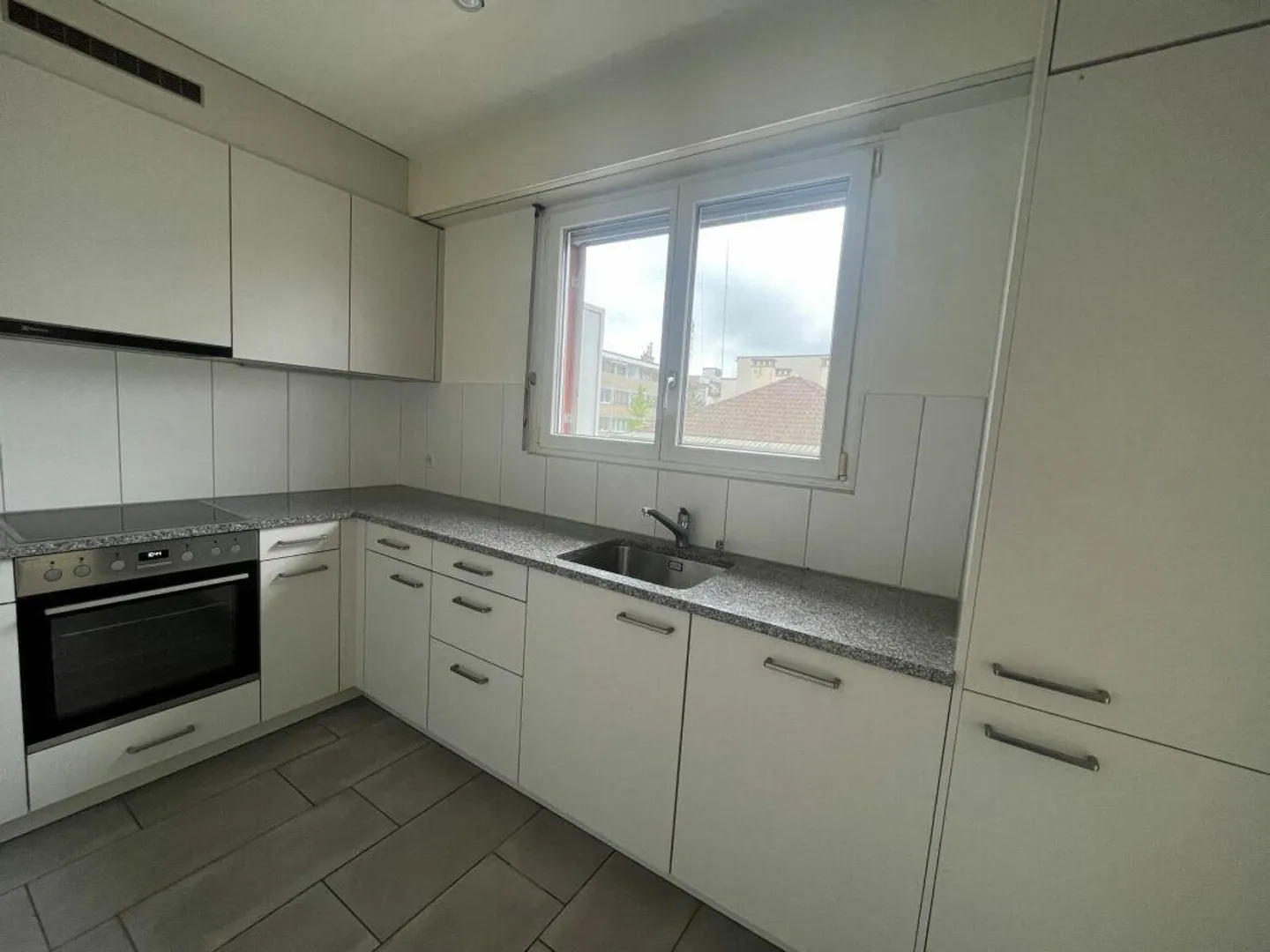 Appartement 3 pièces dans un emplacement central près du parc Kannenfeld - Photo 2 sur 6