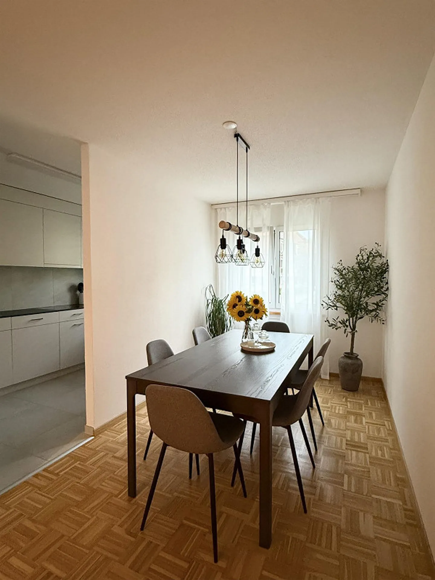 Appartamento arredato con 3 stanze a Wipkingen - Foto 3 di 9