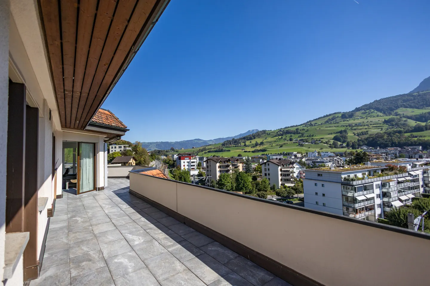 Vie exclusive avec vue imprenable sur la montagne et le lac - Photo 19 sur 23