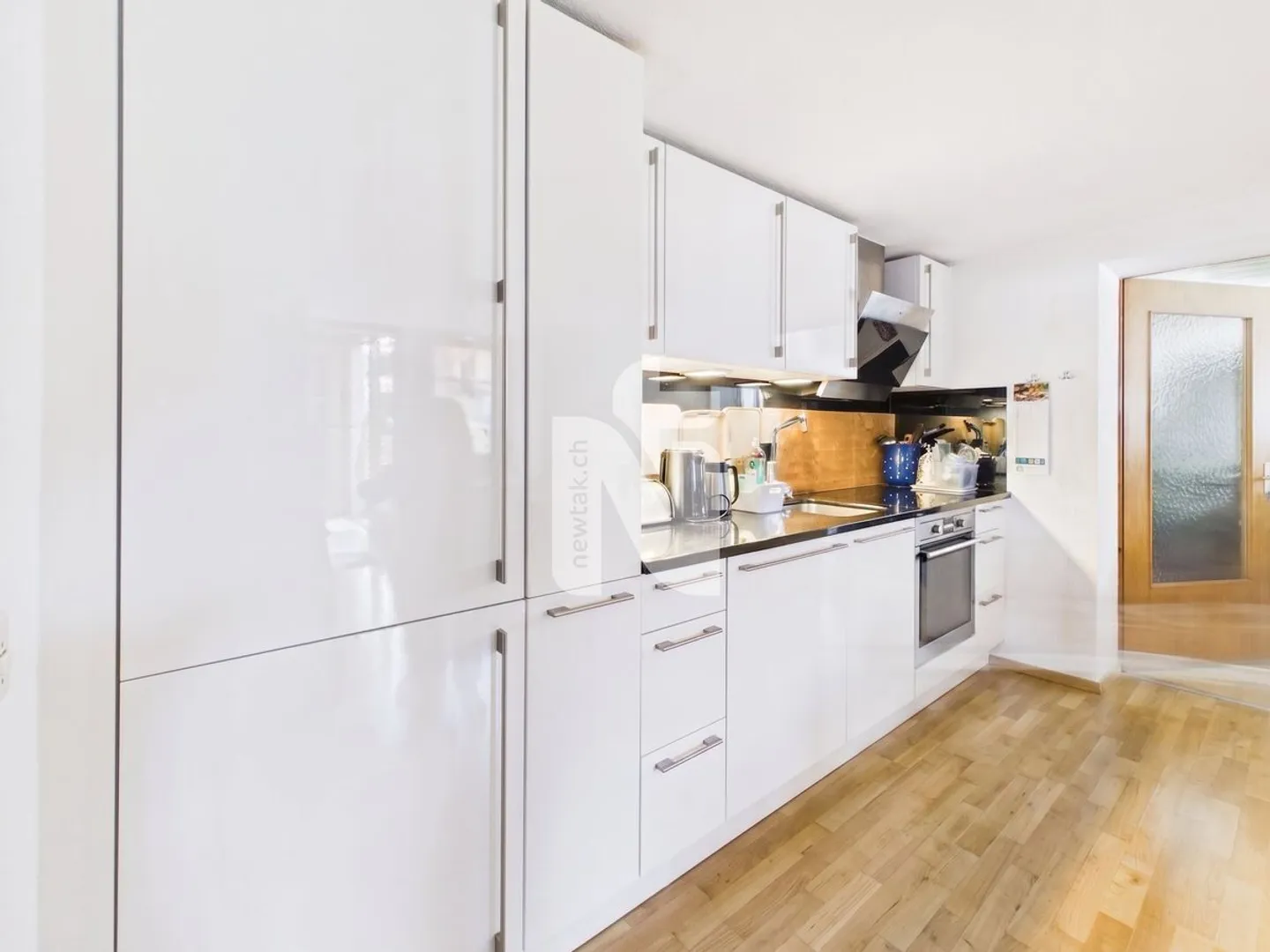 Idylle de village, central, beaucoup de potentiel et avec un appartement de 2,5 pièces (maison intergénérationnelle) - Photo 6 sur 13