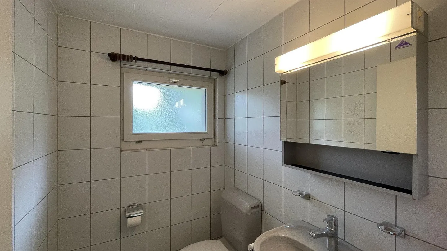 Espace polyvalent utilisable (Commercial/Atelier/Stockage/Bureau) d'environ 100 m² - Photo 9 sur 10