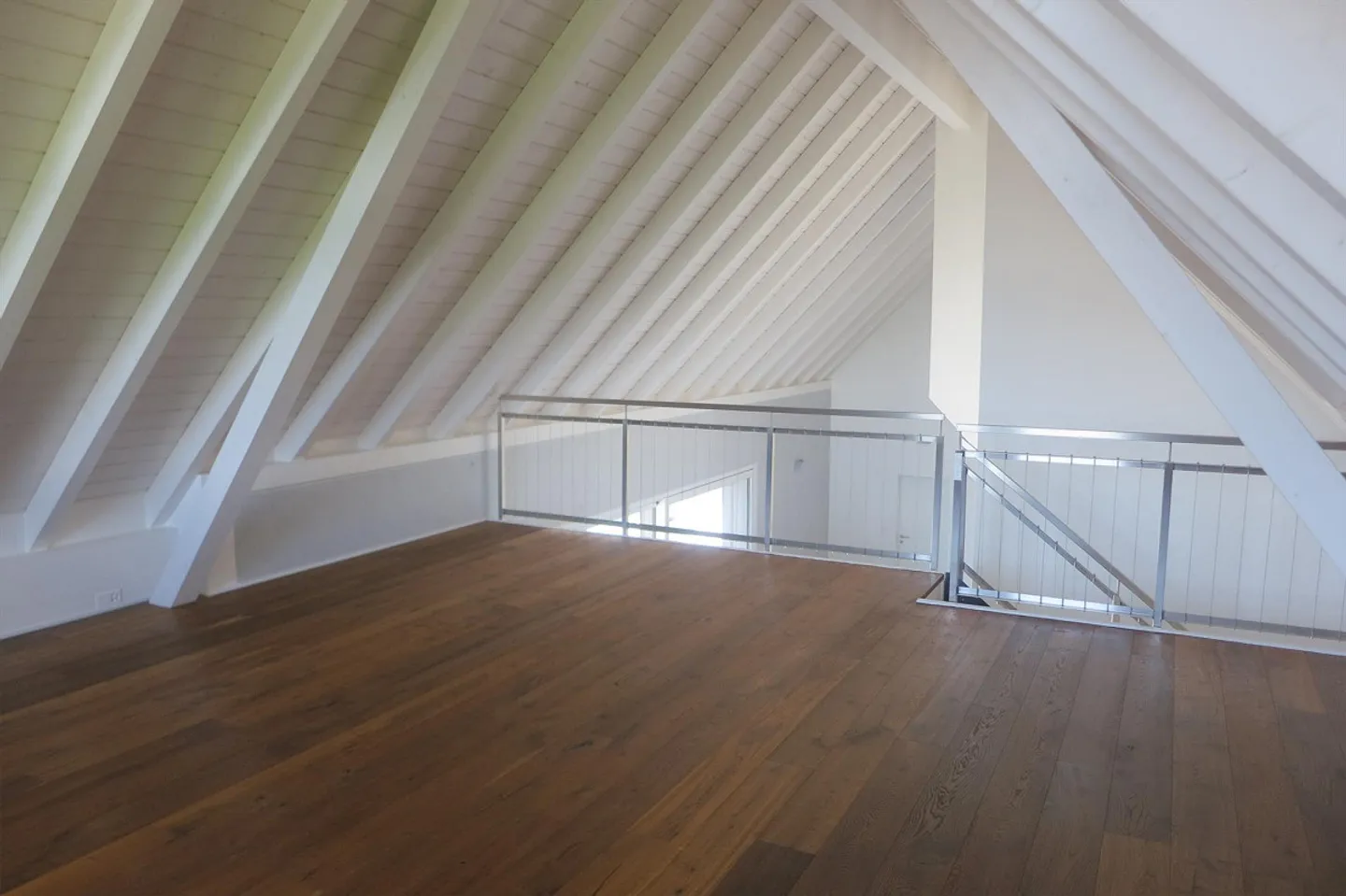 Modern 6.5-room apartment with gallery, 2 terraces & separate laundry room - Photo 9 of 17