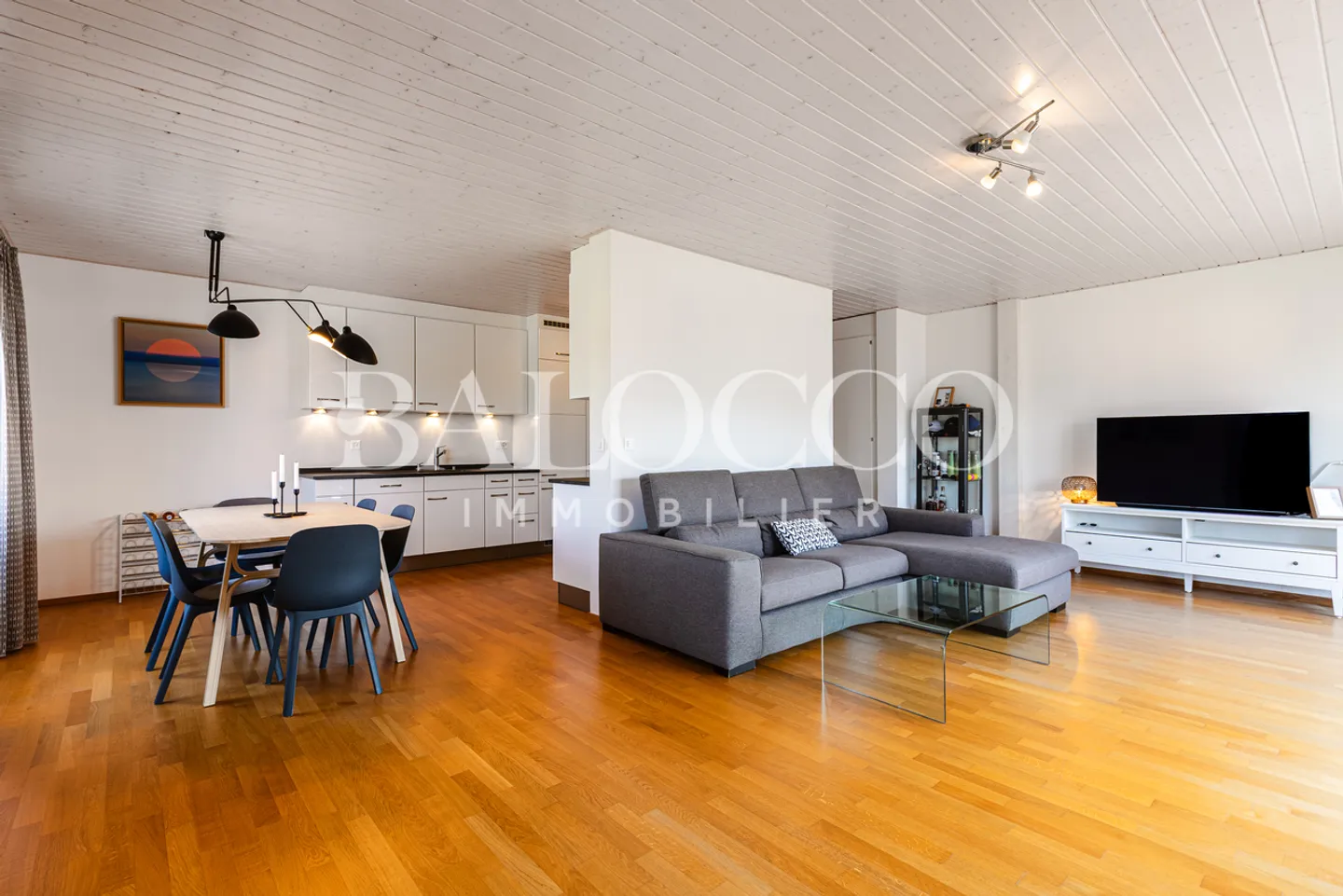 Very nice apartment with terrace, in a quiet area - Photo 1 of 8