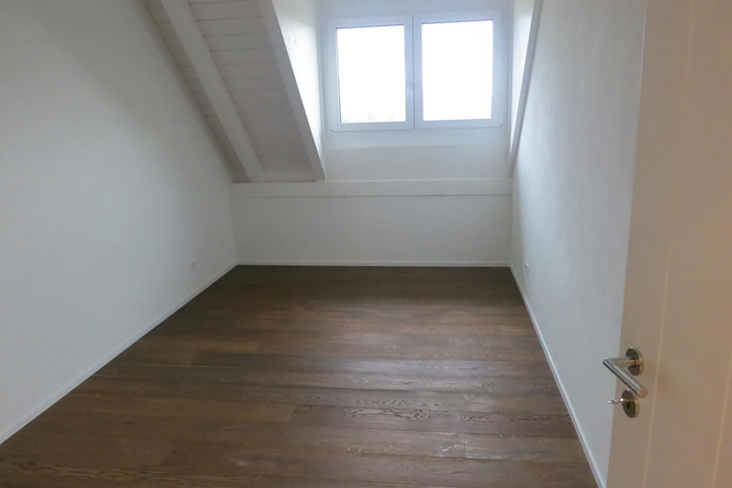 Modern 6.5-room apartment with gallery, 2 terraces & separate laundry room - Photo 15 of 17