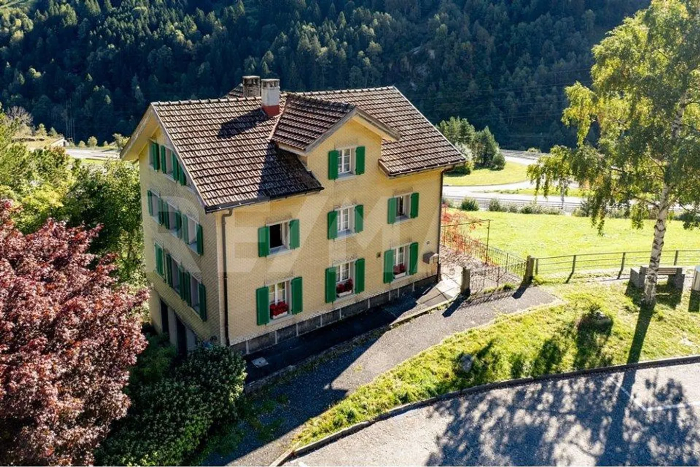 Charmantes 2-Familienhaus mit historischem Charakter, 6484 Wassen UR - Foto 1 von 13