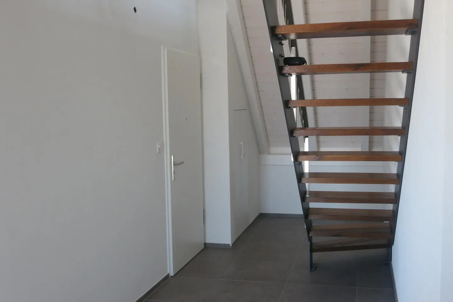 Modern 6.5-room apartment with gallery, 2 terraces & separate laundry room - Photo 13 of 17
