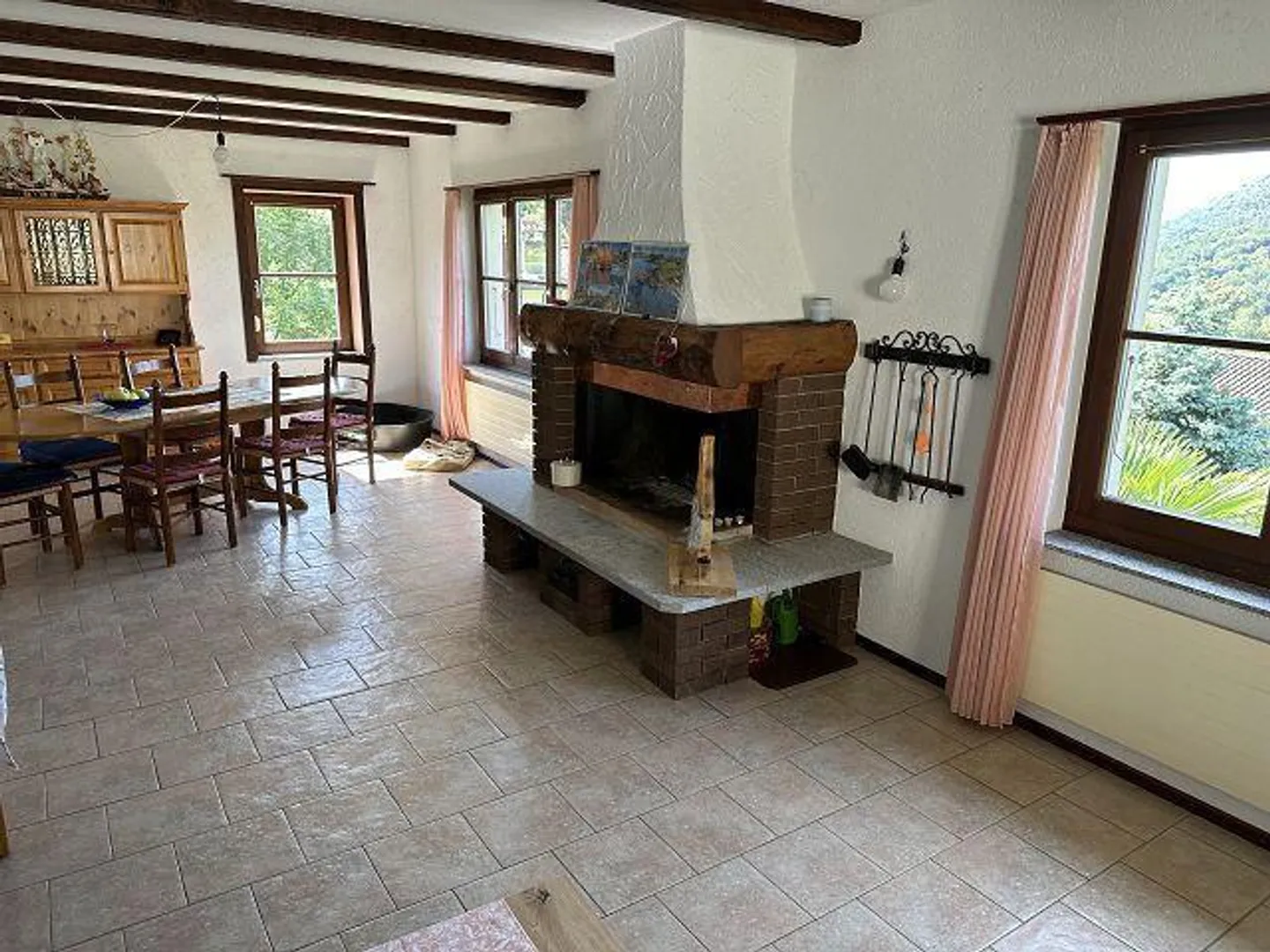 Villetta di 5 1/2 locali con giardino e riserva di costruzione in una posizione molto tranquilla e soleggiata - Foto 6 di 36