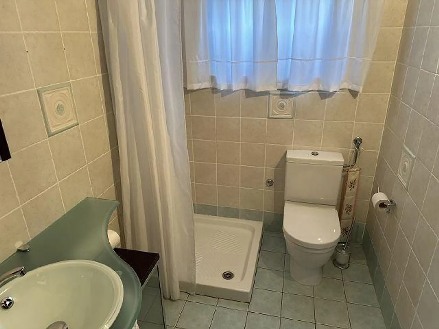 Villetta di 5 1/2 locali con giardino e riserva di costruzione in una posizione molto tranquilla e soleggiata - Foto 17 di 36