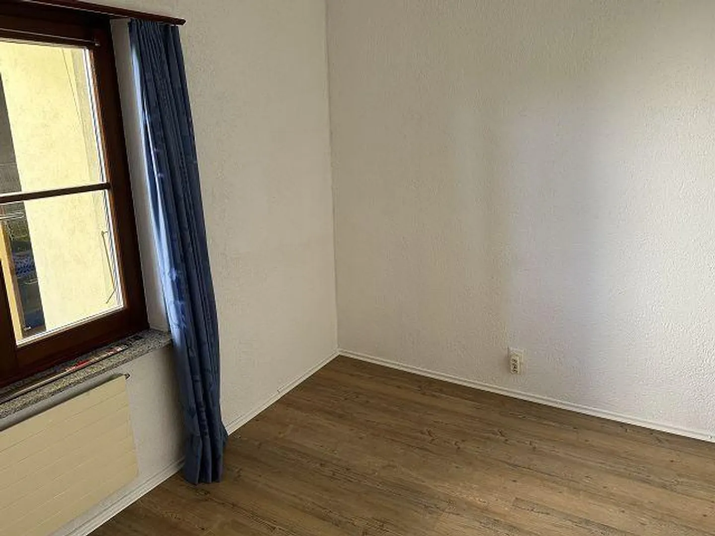 Villetta di 5 1/2 locali con giardino e riserva di costruzione in una posizione molto tranquilla e soleggiata - Foto 13 di 36
