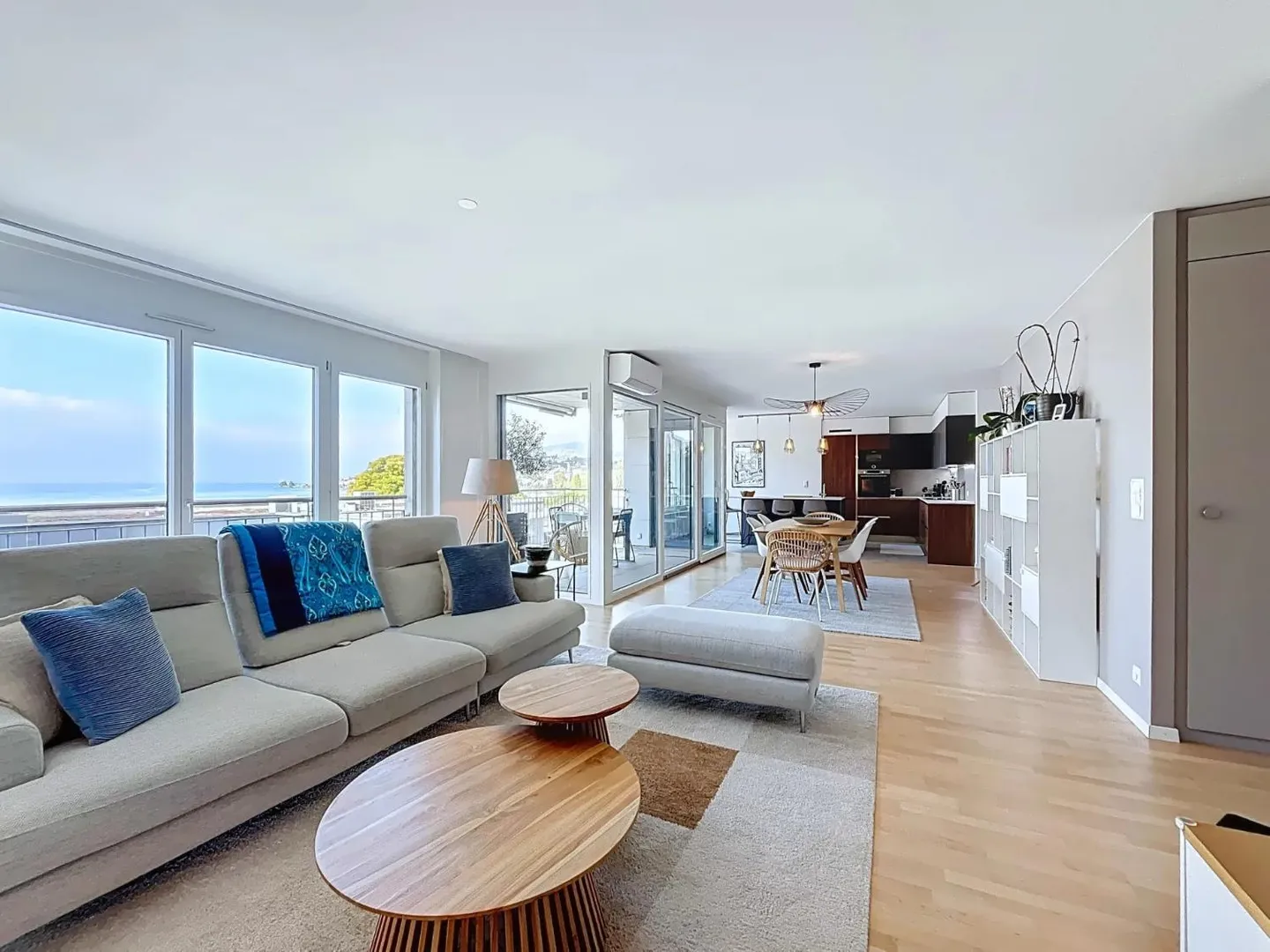 Apartment with 4.5 rooms in the center of Montreux - Photo 2 of 13