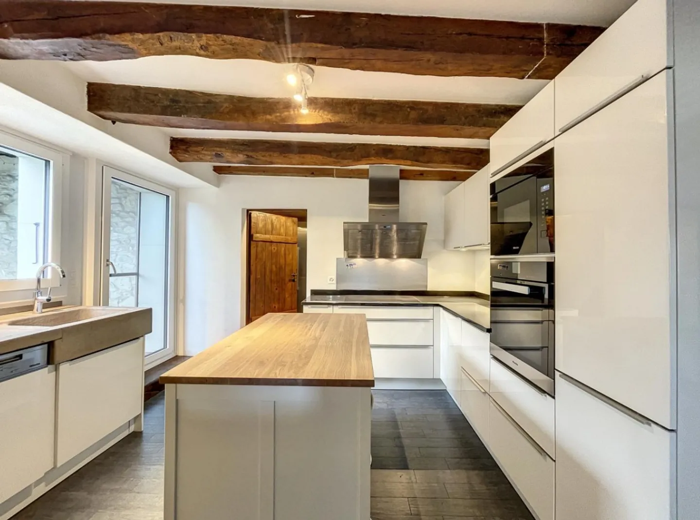 Apartment for rent - Photo 3 of 12