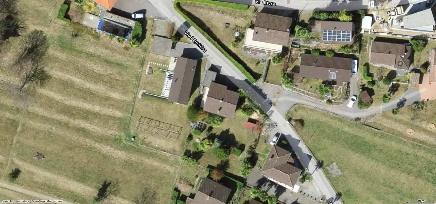 Villetta di 5 1/2 locali con giardino e riserva di costruzione in una posizione molto tranquilla e soleggiata - Foto 33 di 36