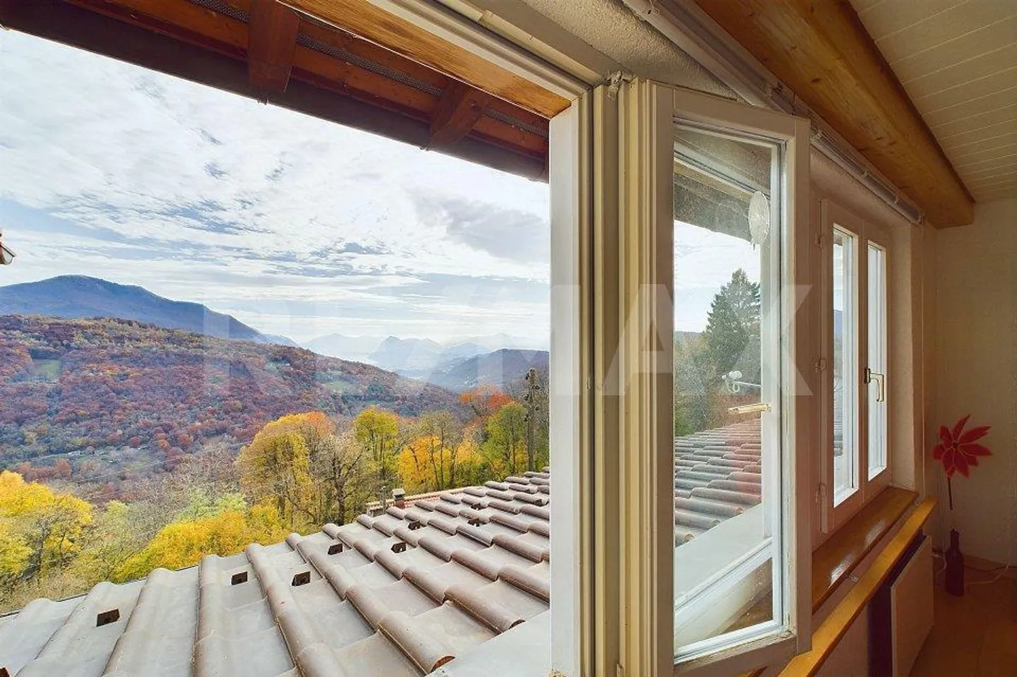 Quiet Retreat in the Midst of Nature with a View of Lugano - Photo 1 of 13