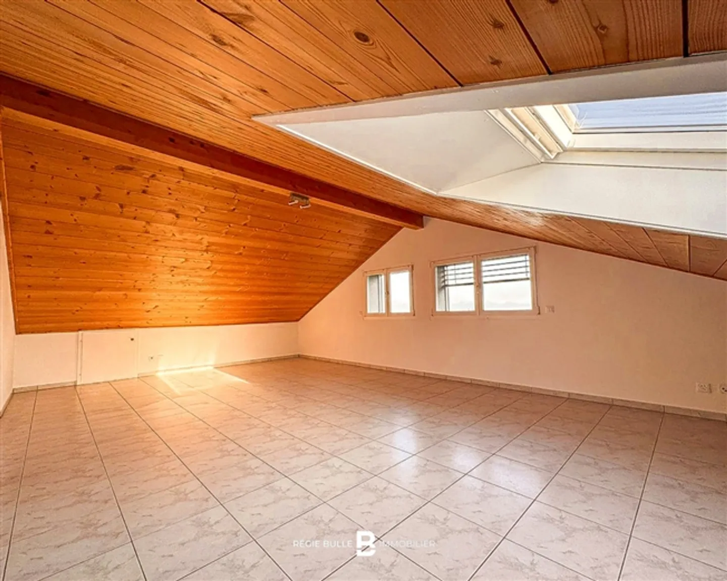 Grolley - Outstanding semi-detached house with 6.5 rooms for rent - Photo 10 of 20