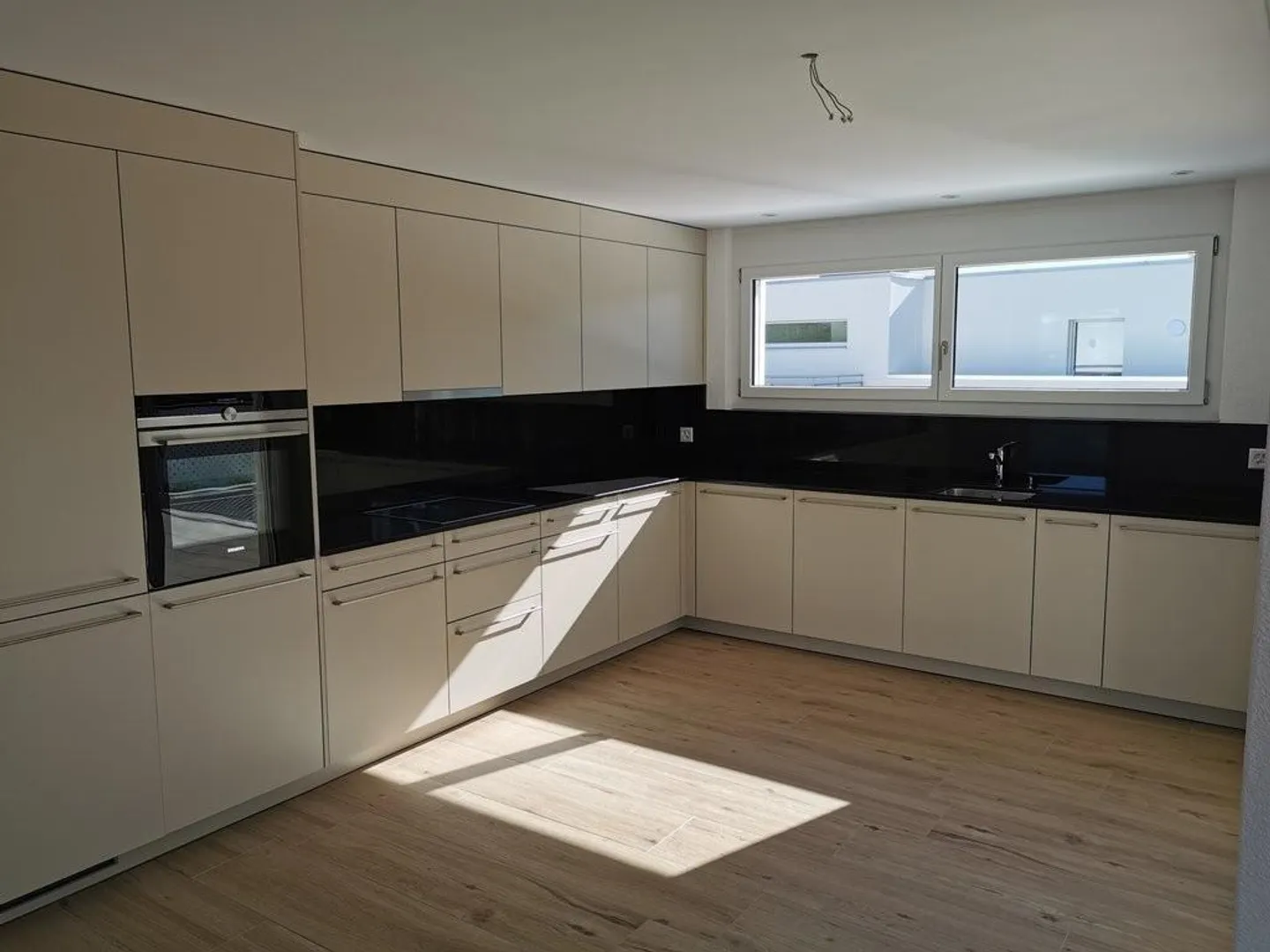 Living directly on the Aare - Photo 6 of 11