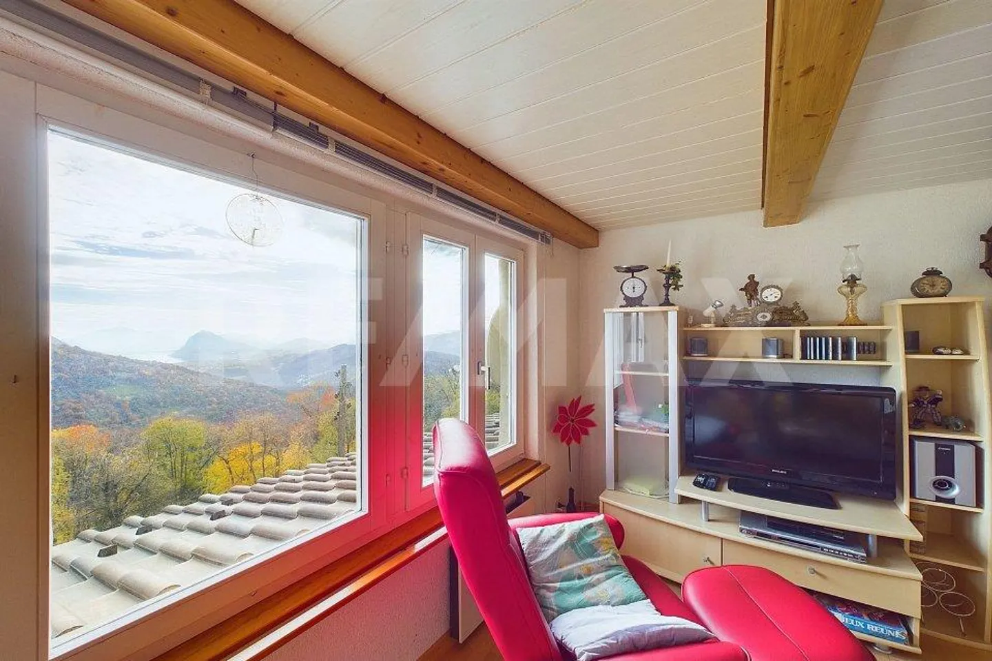 Quiet Retreat in the Midst of Nature with a View of Lugano - Photo 12 of 13