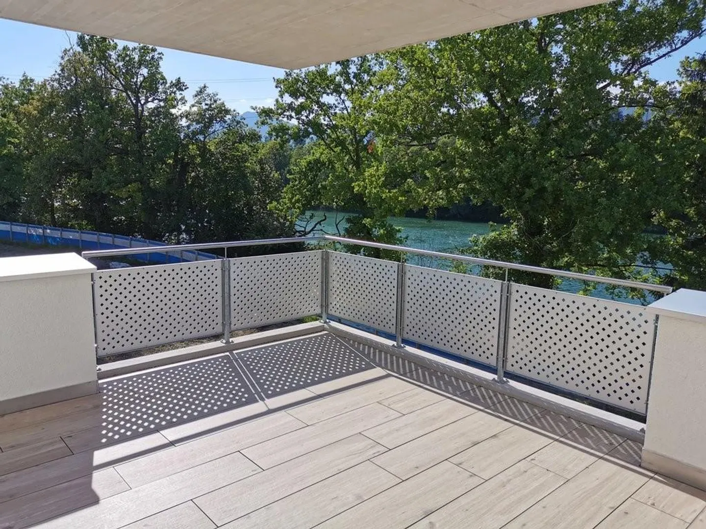 Living directly on the Aare - Photo 10 of 11