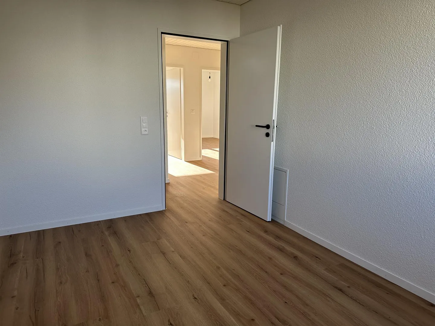 Frisch renoviertes, modernes 5.5 Zimmer EFH an perfekter Lage - Foto 19 von 26