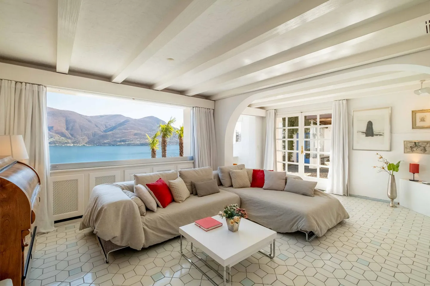 Living with charm and a magnificent panoramic view over Lake Maggiore - Photo 5 of 14