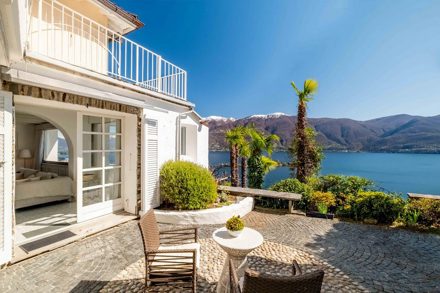 Living with charm and a magnificent panoramic view over Lake Maggiore - Photo 1 of 14