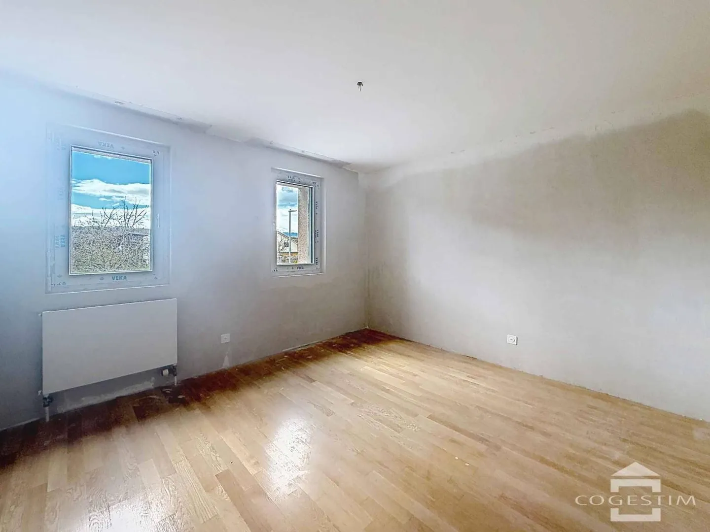 Appartement rénové avec jardin - Photo 4 sur 7