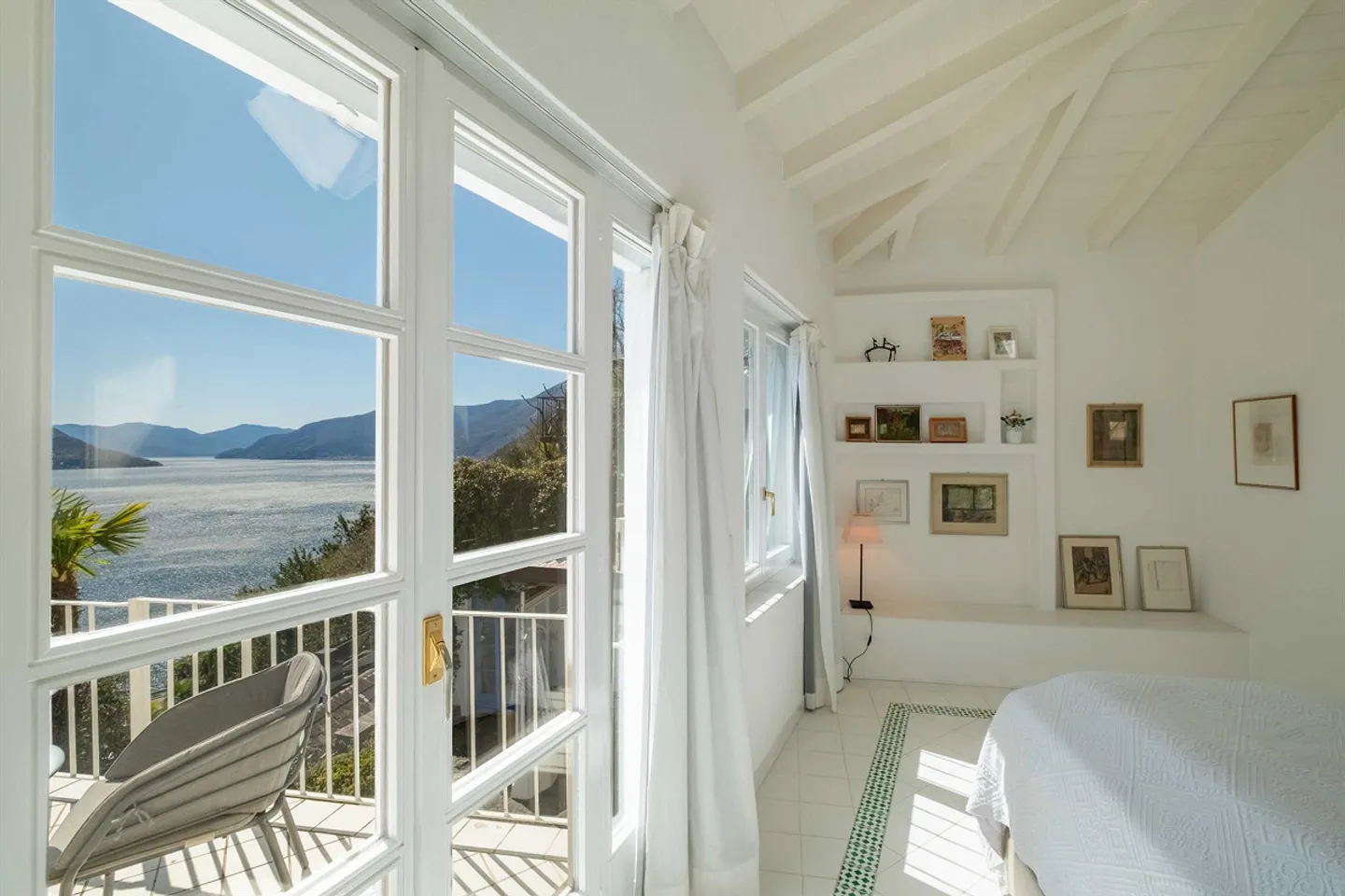 Living with charm and a magnificent panoramic view over Lake Maggiore - Photo 11 of 14