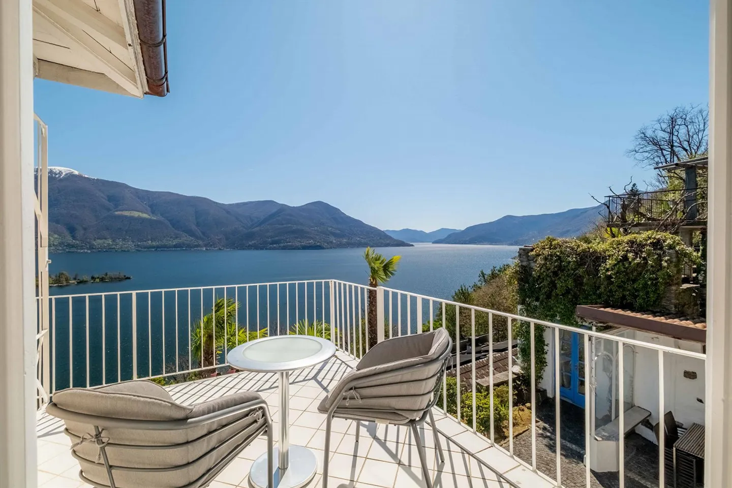 Living with charm and a magnificent panoramic view over Lake Maggiore - Photo 12 of 14