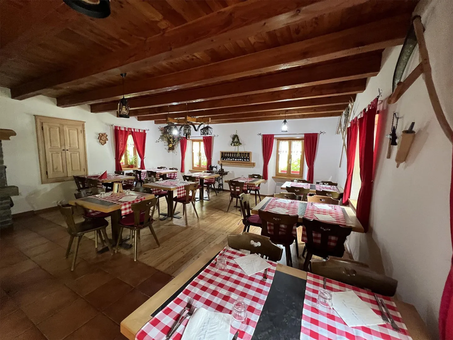 Grotto 4 rooms with rustic and large green area in Roveredo (GR) - Photo 11 of 13