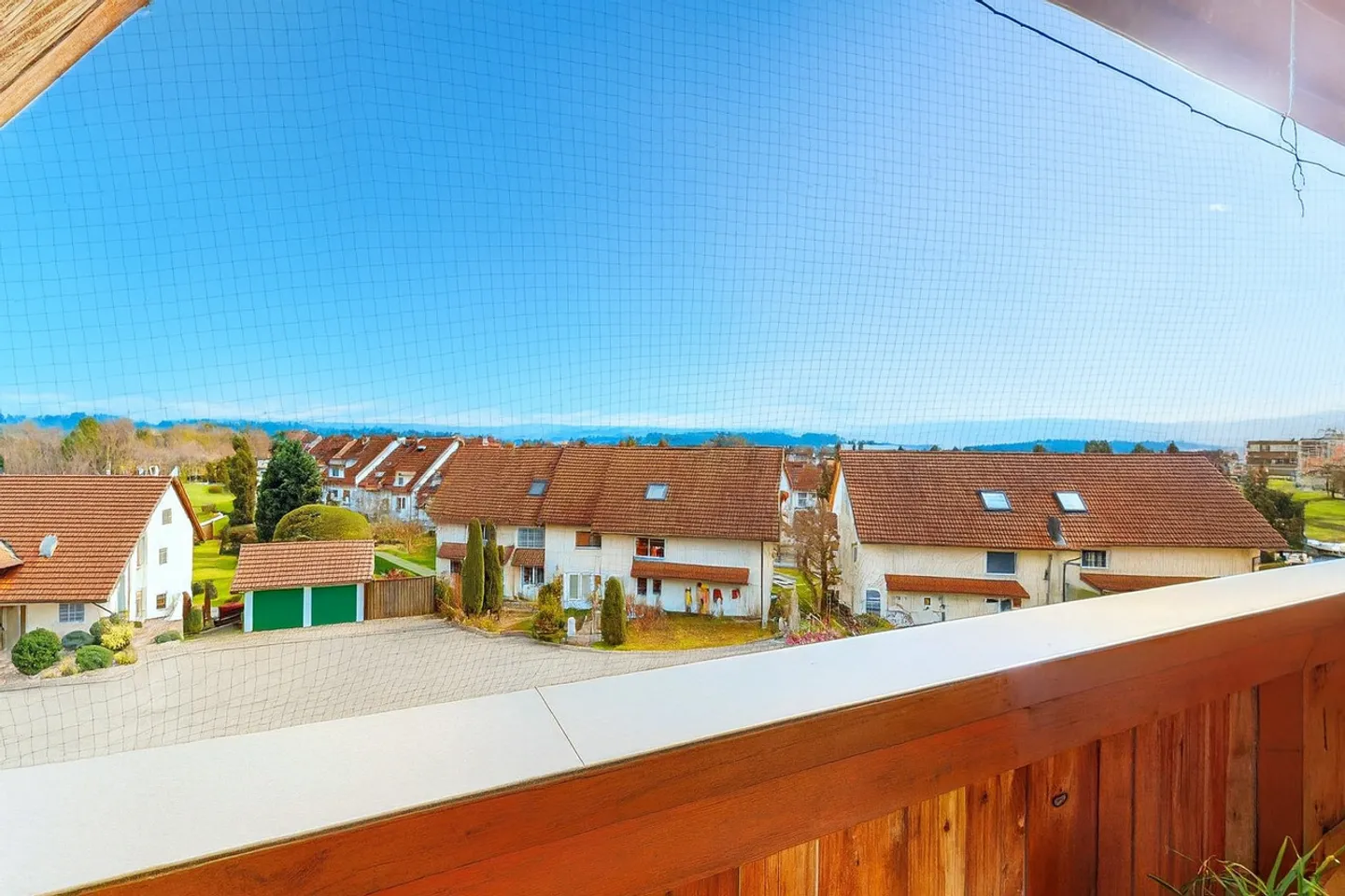 Charming 5.5-room maisonette apartment with generous space - Photo 4 of 27