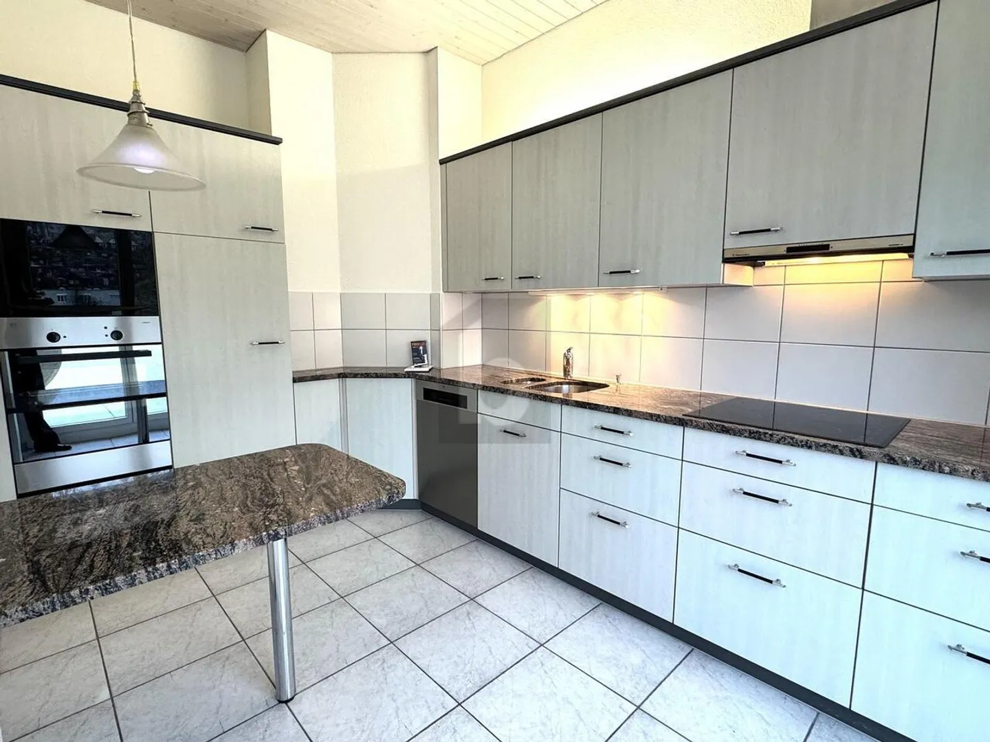 Geräumiges Penthouse in Kriens - Foto 2 von 6