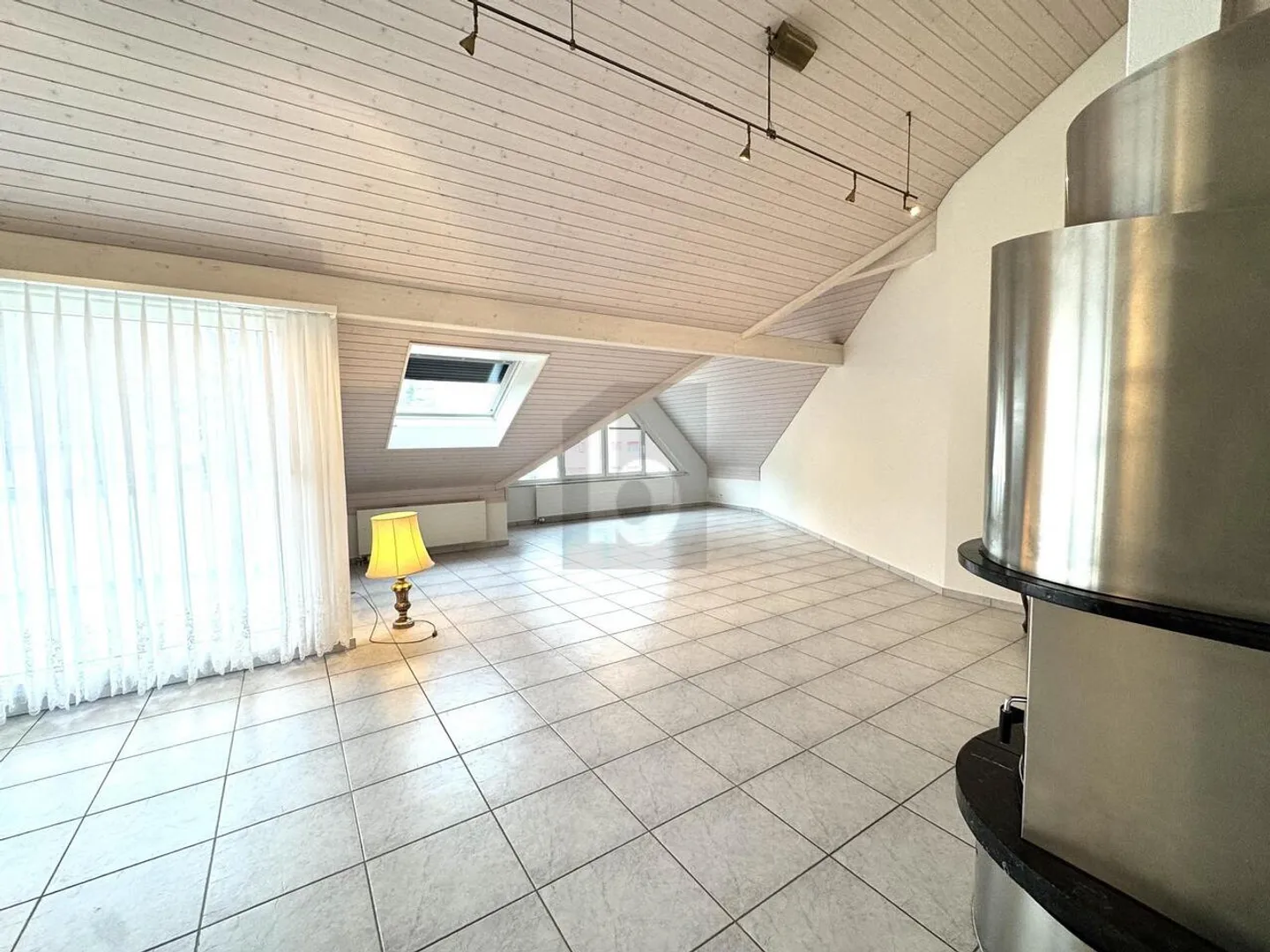 Geräumiges Penthouse in Kriens - Foto 1 von 6