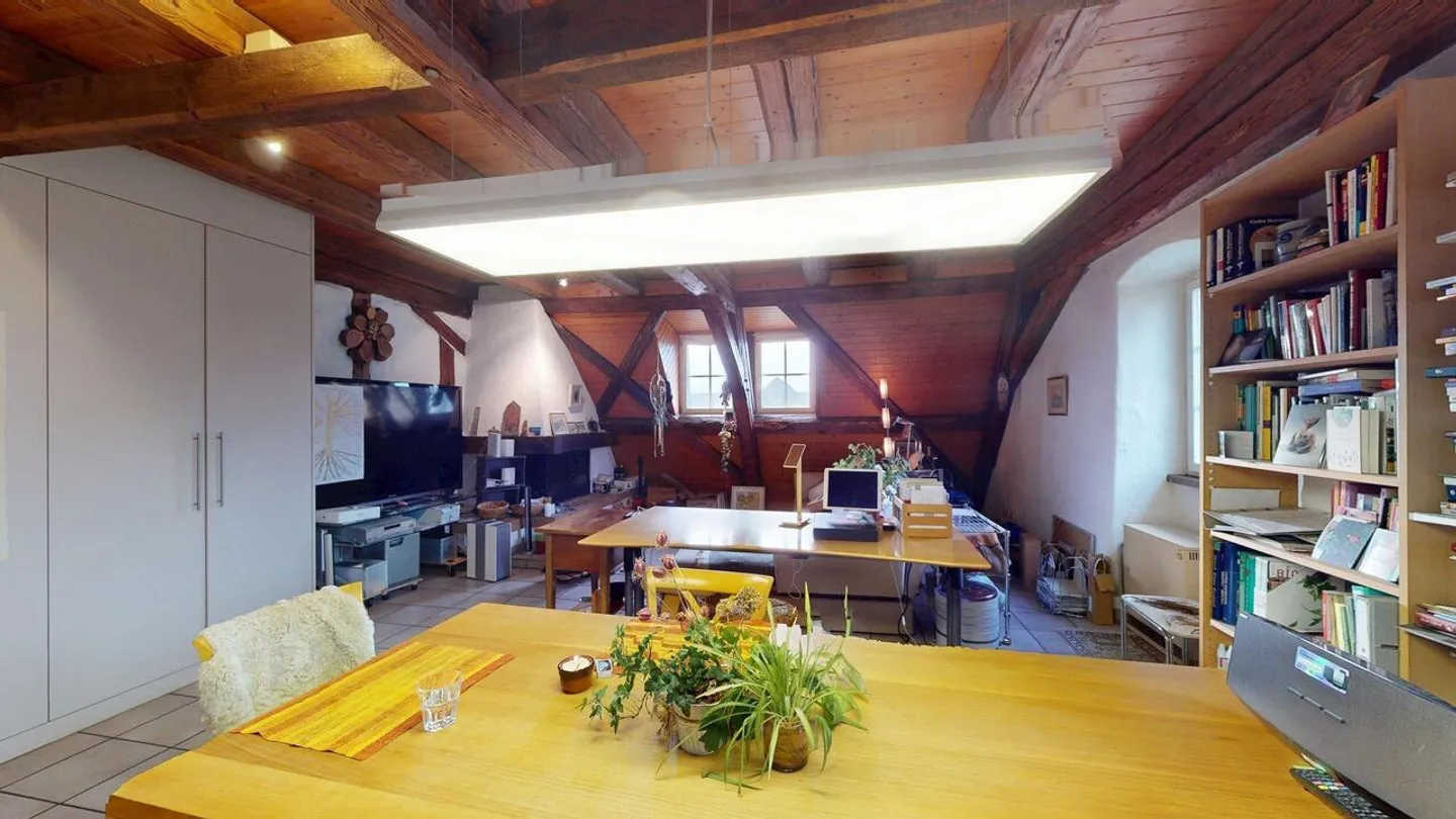 Charming 5.5-room maisonette apartment with generous space - Photo 7 of 27