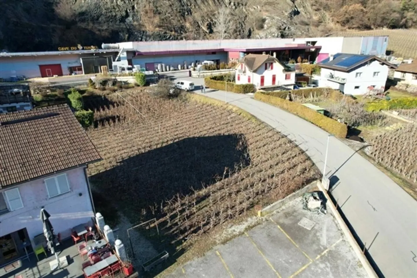 «NEUBAUPROJEKT, Moderne Doppelhaushälften, 4,5 und 5,5 Zimmer, Terrasse, Garten und 2 überdachte Parkplätze + 1 Außenstellplatz in Conthey» - Foto 6 von 6
