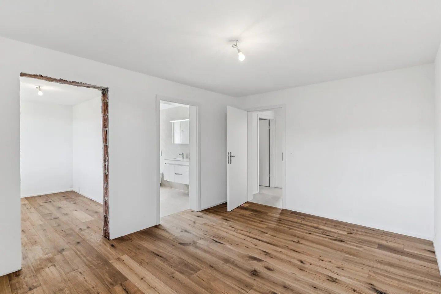 Apartment for rent - Photo 8 of 10