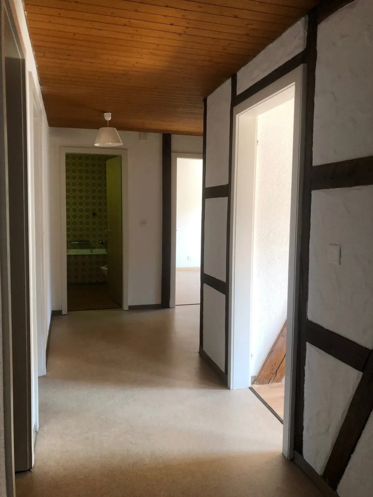 Charmante Dachwohnung in zentraler Lage - Foto 9 von 13