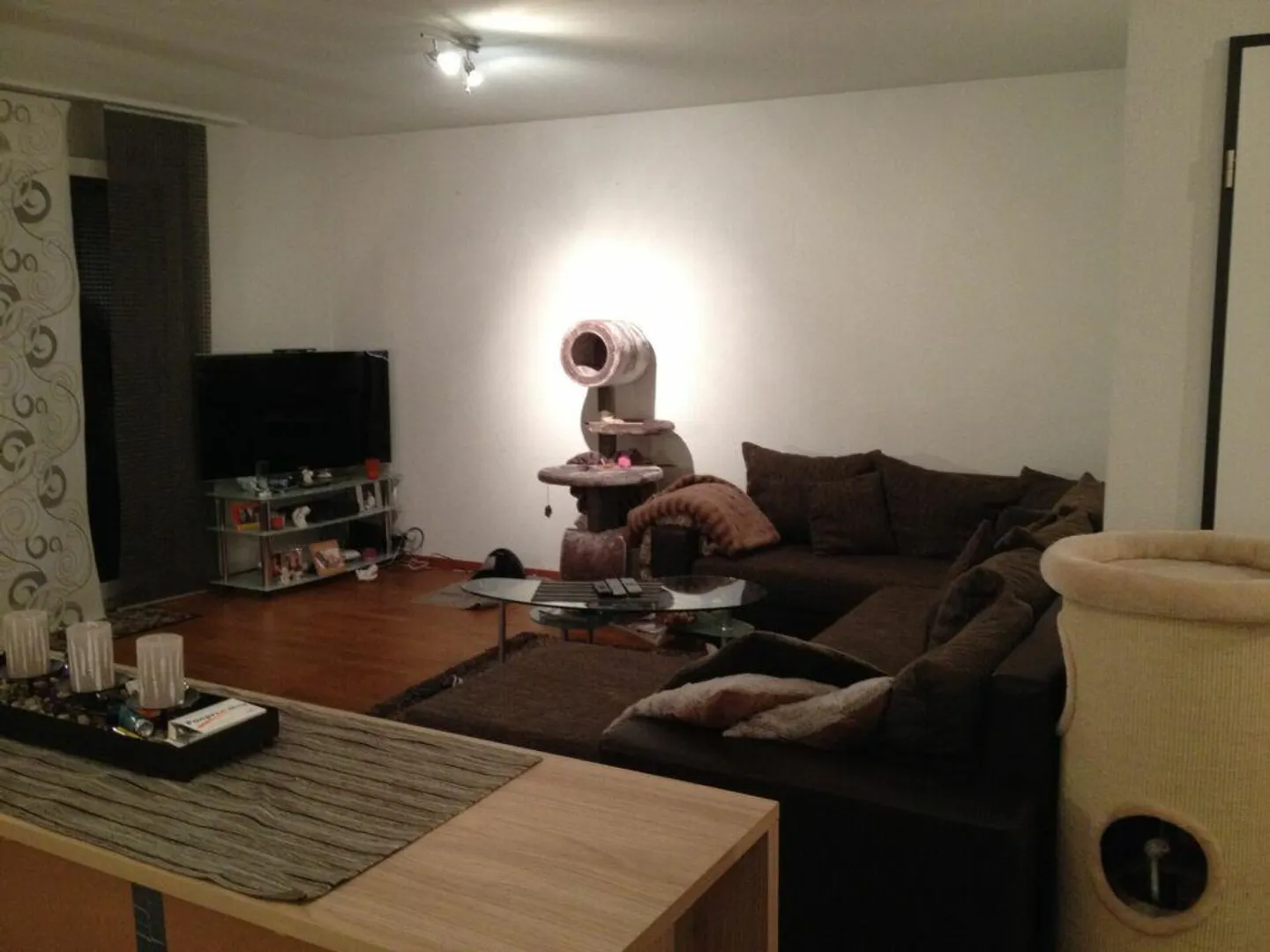 Light-flooded penthouse apartment with wrap-around terrace - Photo 3 of 9