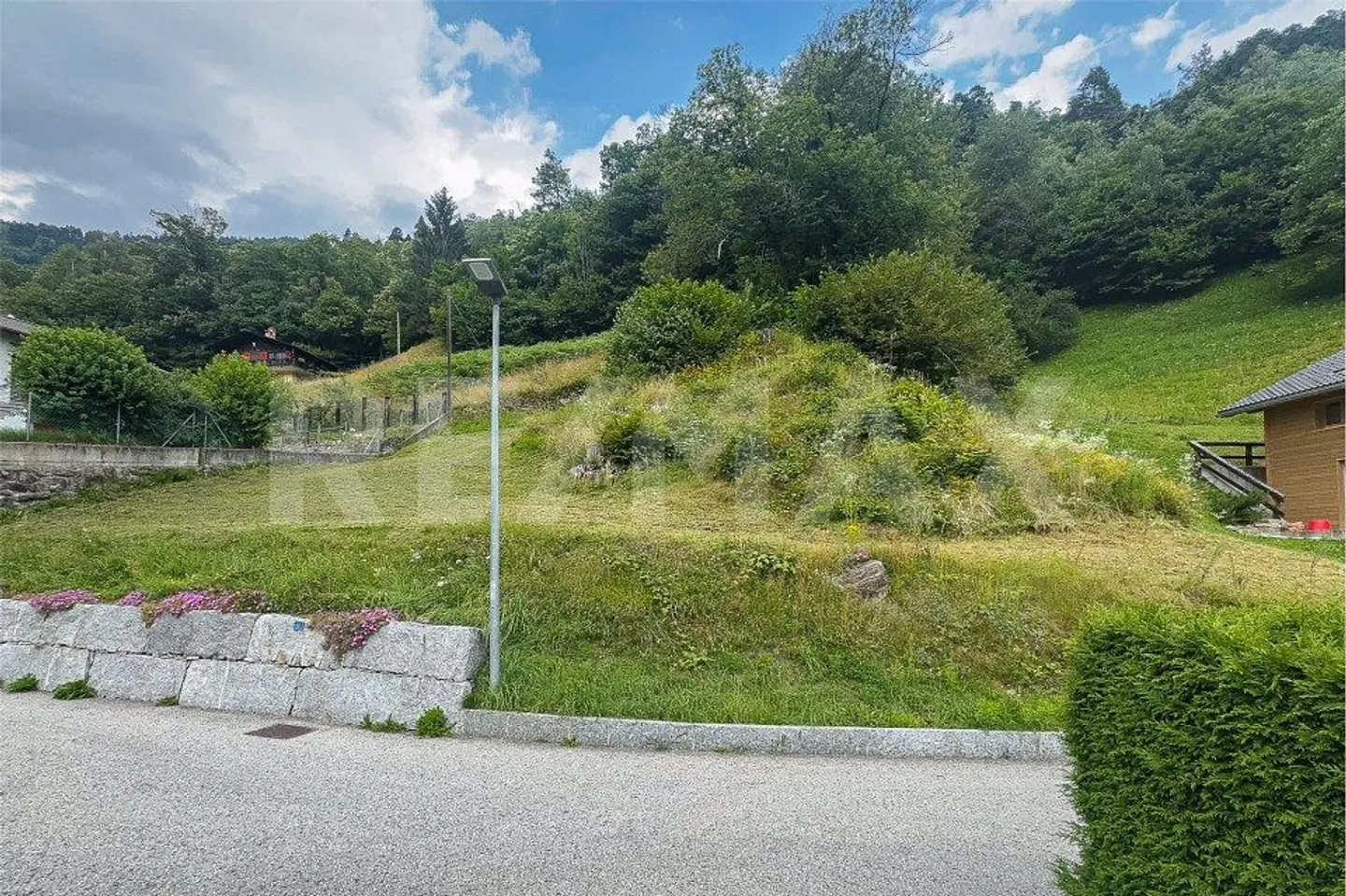 Building plot with a view - Photo 7 of 13