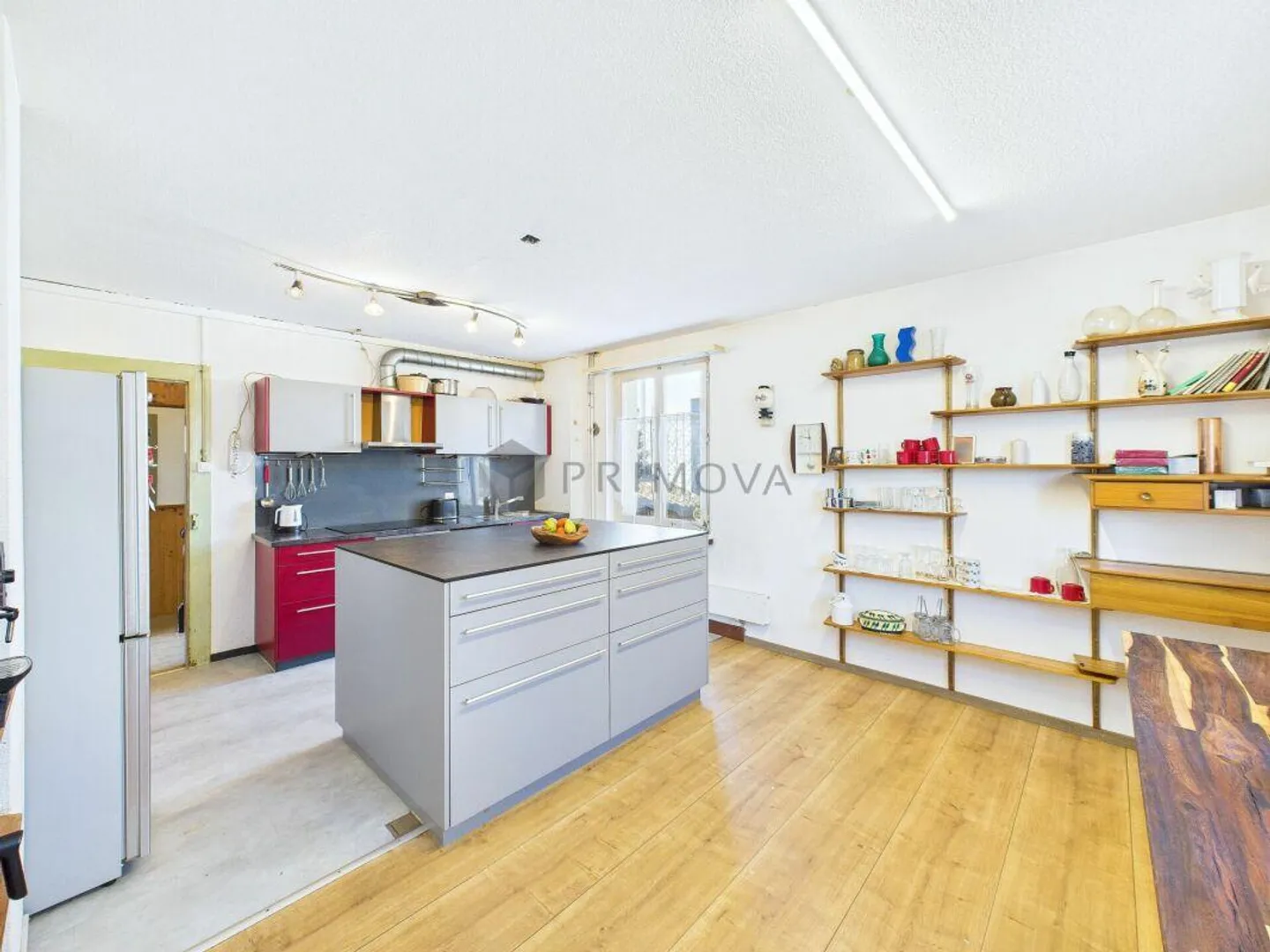 Renovating & refurbishing your thing? Here is your chance. - Photo 3 of 12