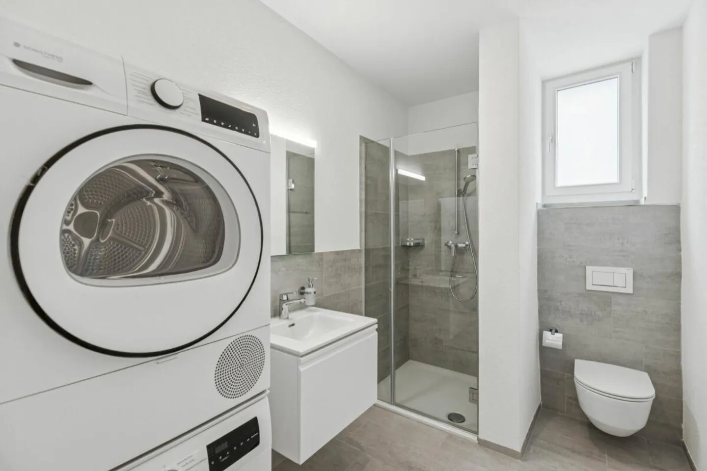 First occupancy! 3.5-room apartment in a separate house section with terrace - Photo 4 of 18