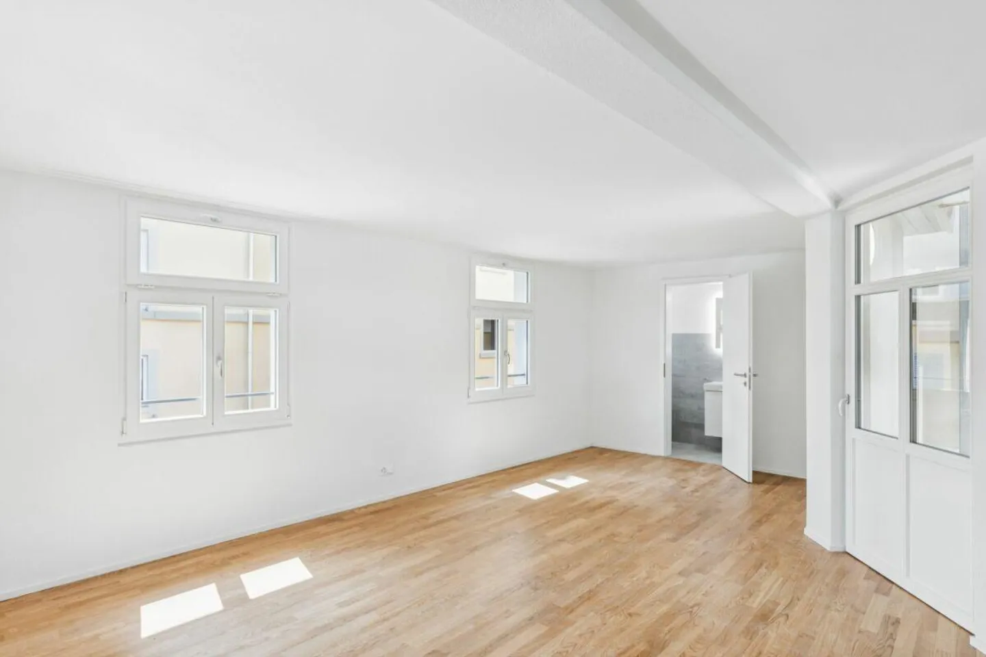 First occupancy! 3.5-room apartment in a separate house section with terrace - Photo 10 of 18