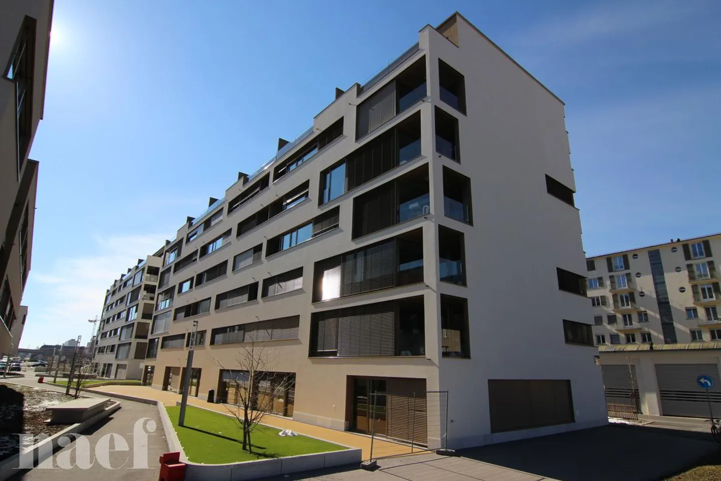 Housing Cooperative Le Corbusier - 4.5 Room Modern Apartment with Loggia - Photo 2 of 4