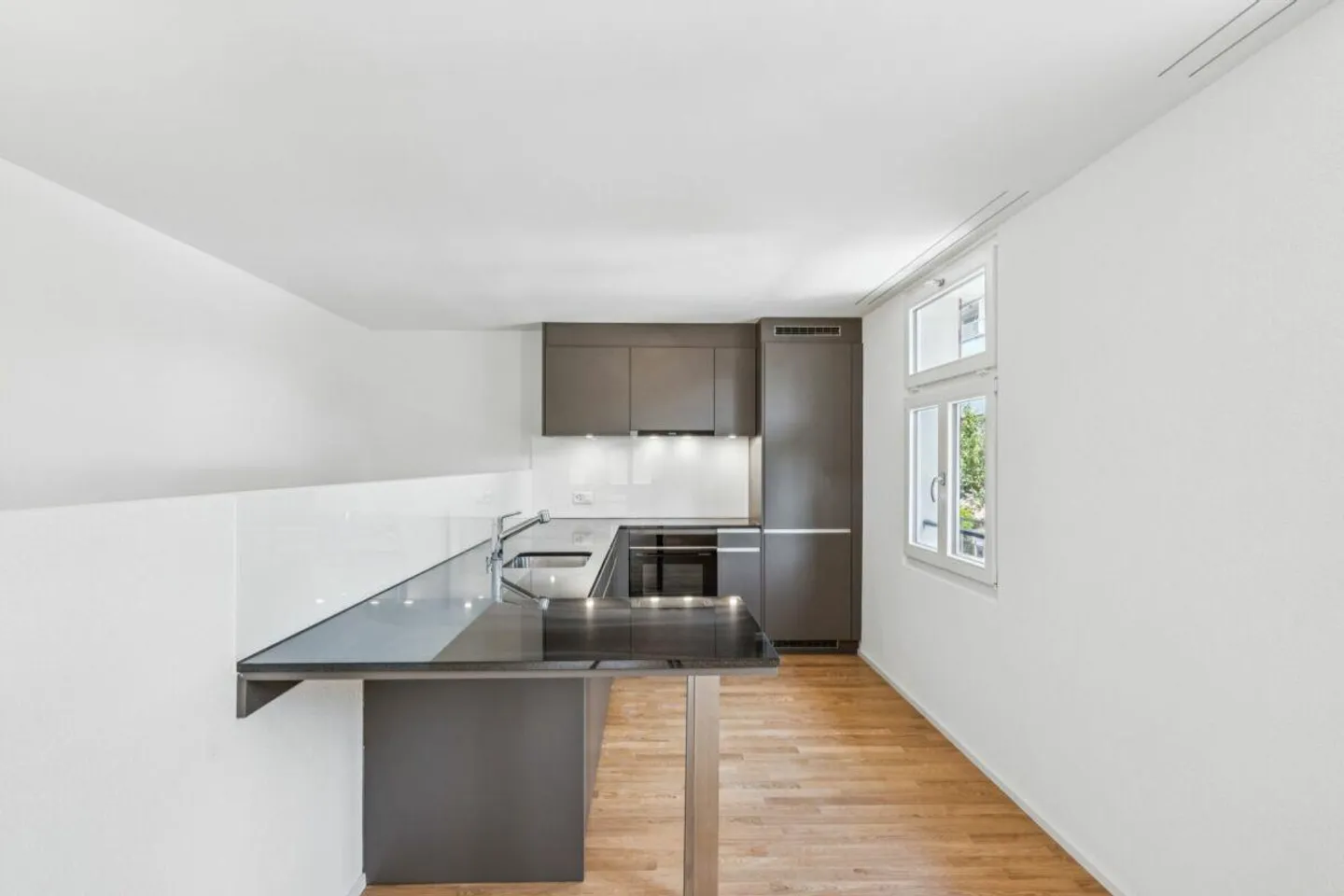 First occupancy! 3.5-room apartment in a separate house section with terrace - Photo 11 of 18