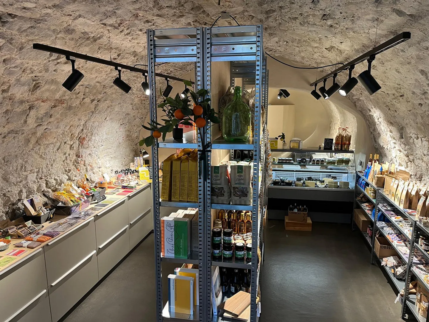 Your business dream in the historic vaulted cellar - Photo 1 of 3